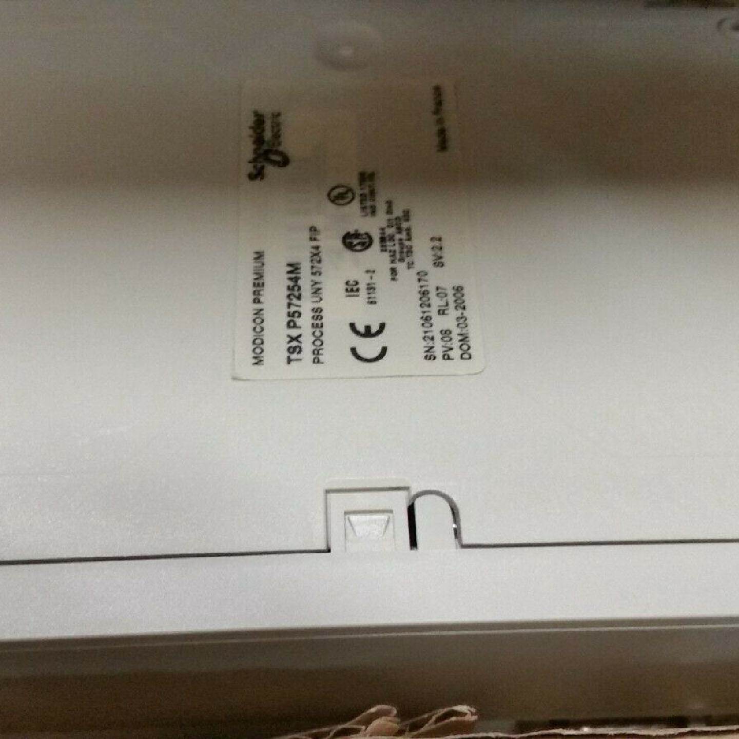 议价施耐德模块TSXDEY16D2 TSXDEY32D3K 140NOE77111 - 实物图
