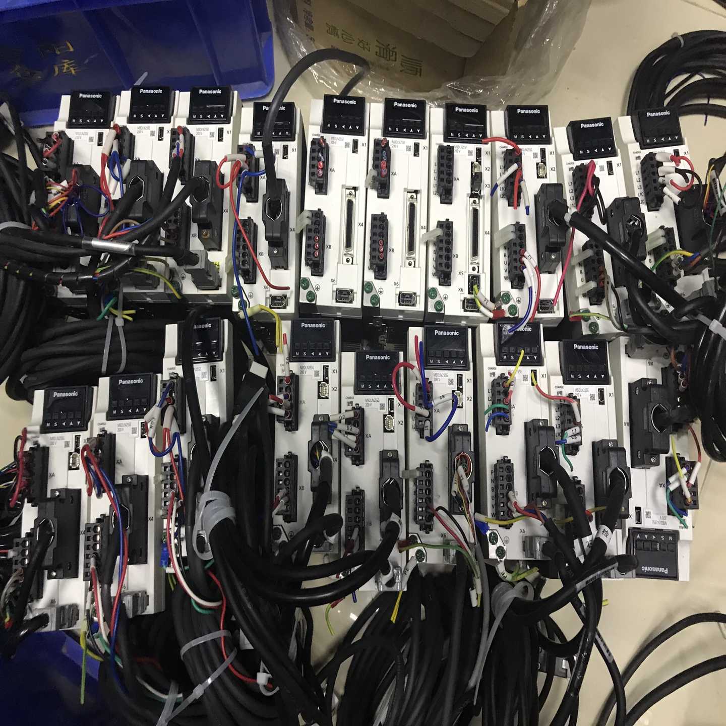 议价松下A6伺服电机400W，驱动MBDLN25SE