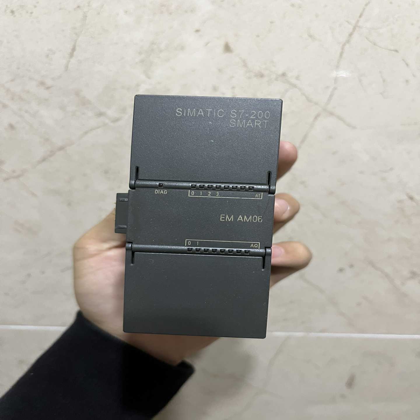 【议价】288-3AM06图二连接角有点磕碰，功能正常。适用