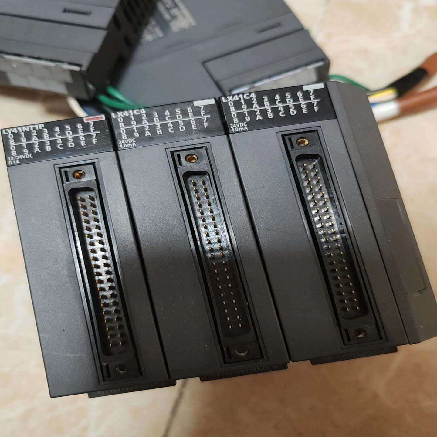 议价三菱L系列模块，输出LY41NT1P。输入LX41C4。成色