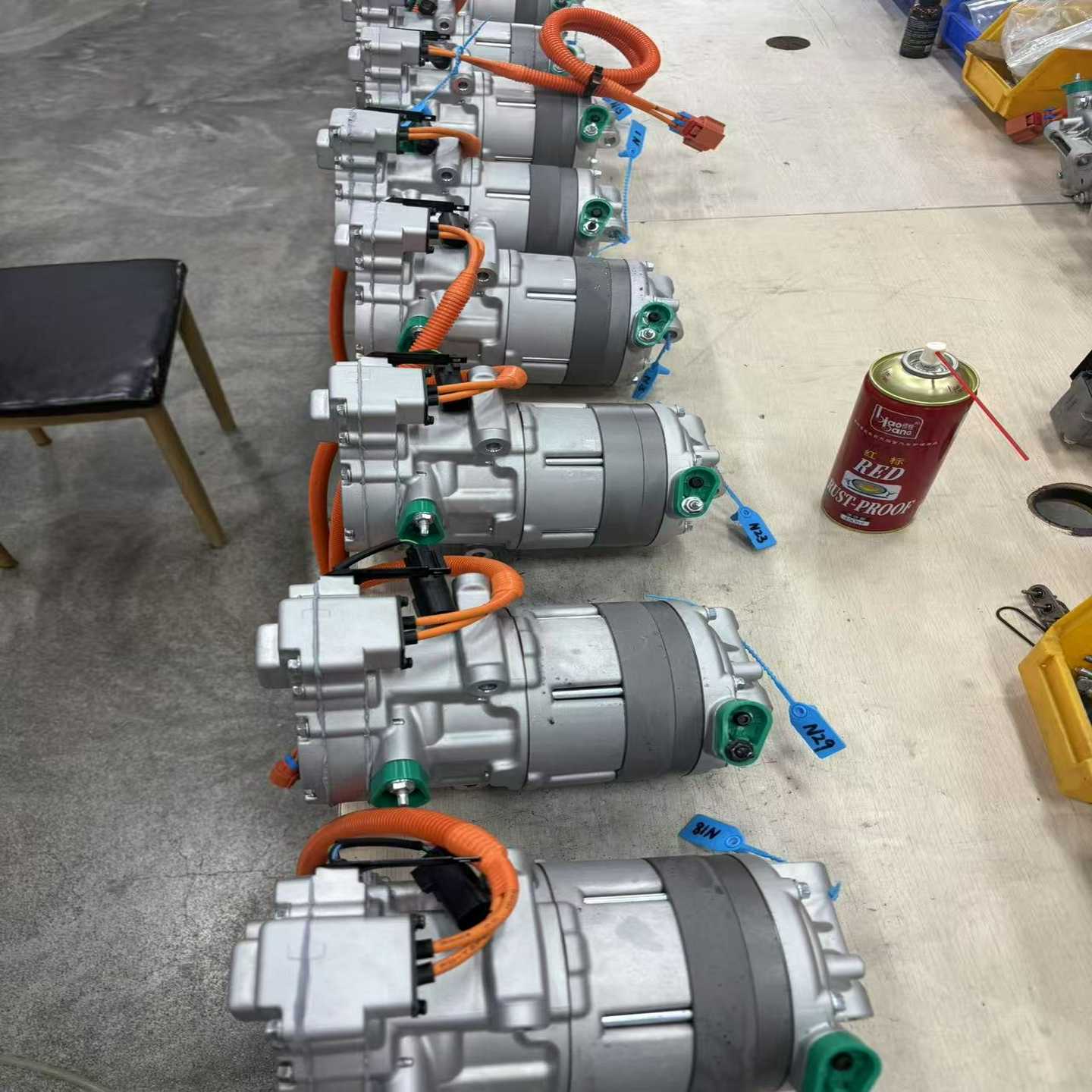 特斯拉modelXS，大量原装拆车件，图片仅供参考成色--议价商品