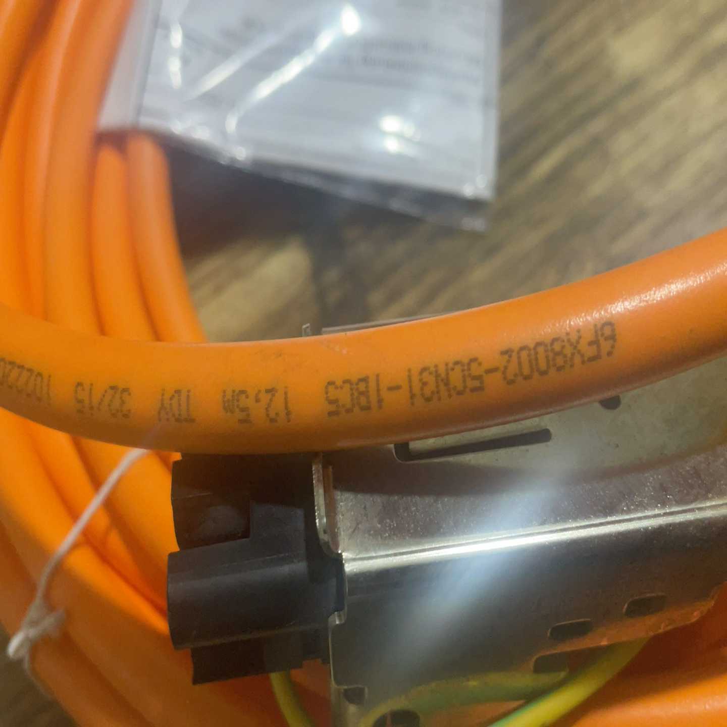 西门子原装正品电源连接线，型号6FX8002-5CN31-1-询价客服