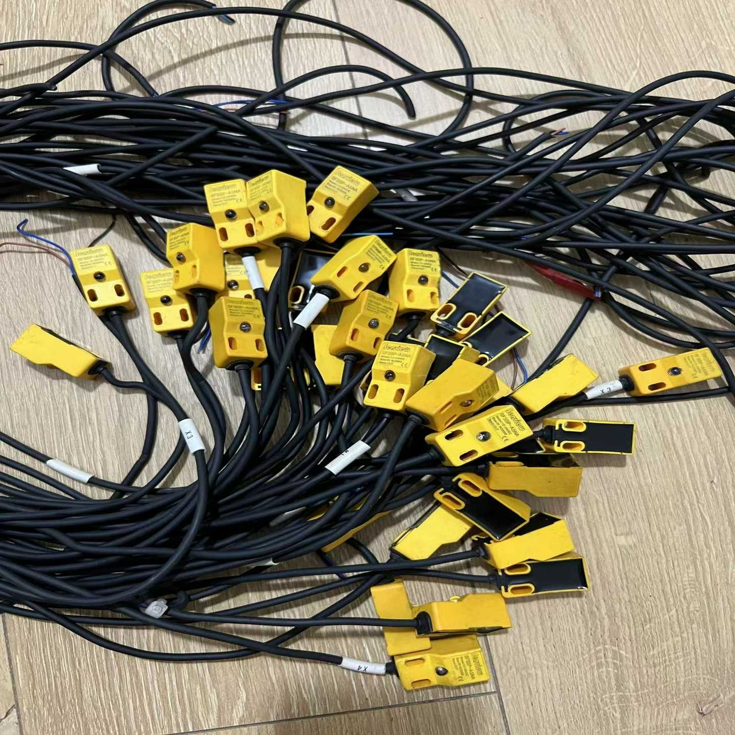 森觉senview方型传感器SF3SP-A5NA金属感应接近议价商品