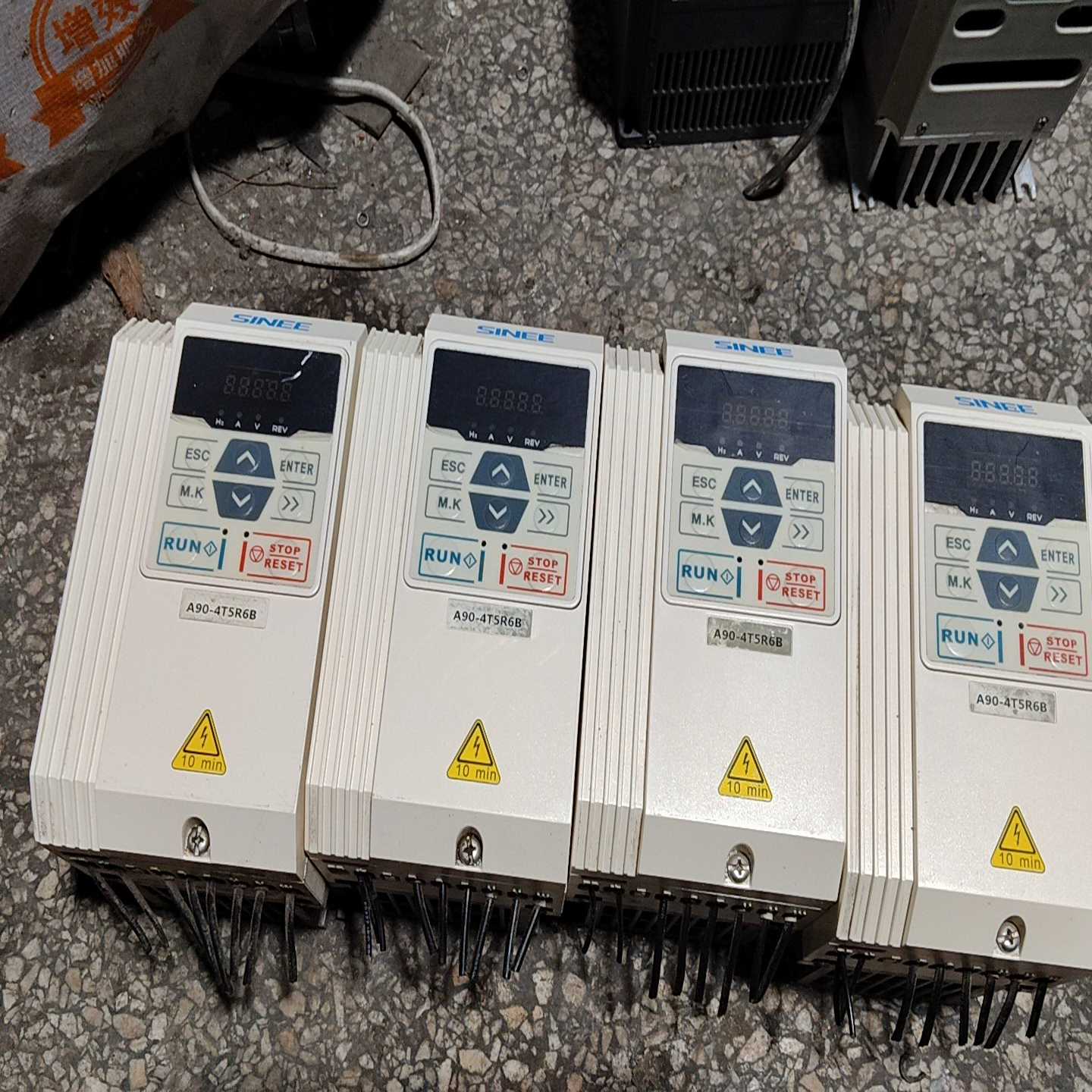 【议价】正弦变频器A90-4T5R6B，380v2.2Kw功适用