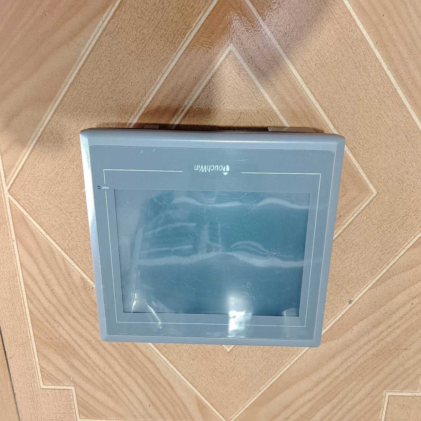 咨询-信捷触摸屏TG765B-MT，功能正常，成色为实图