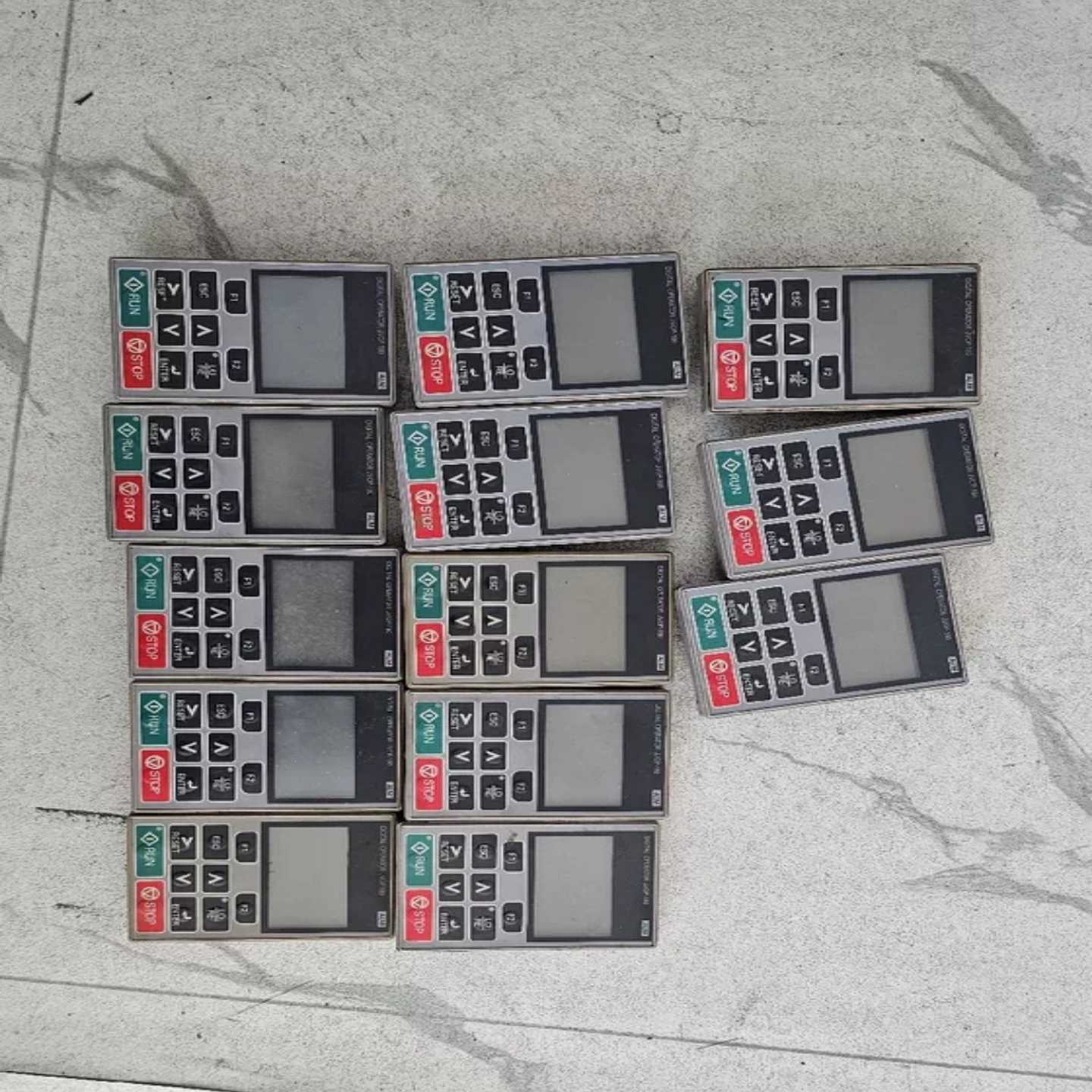 议价安川:i1000系列中文面板,,JVOP-180,包功能,打包现货/维