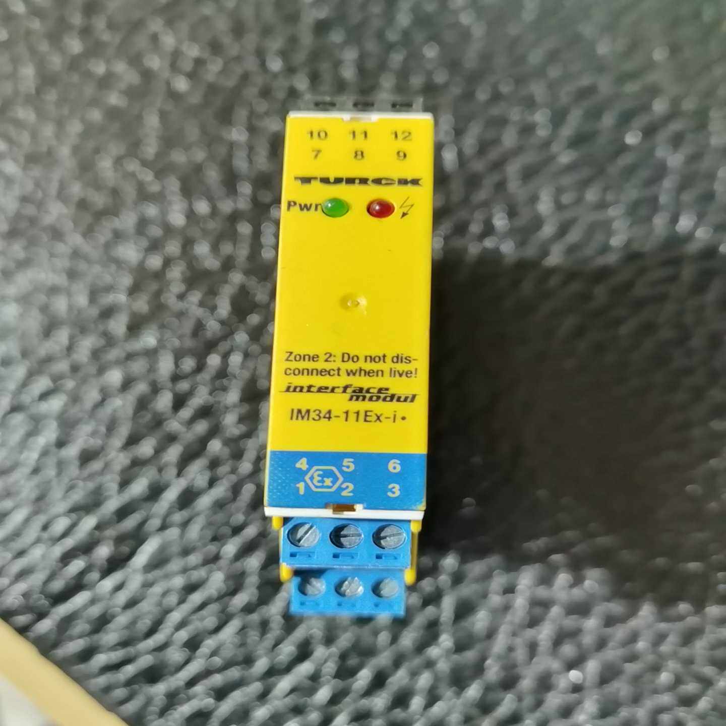 IM34-11Ex-i安全栅，交流电供电，品。有使