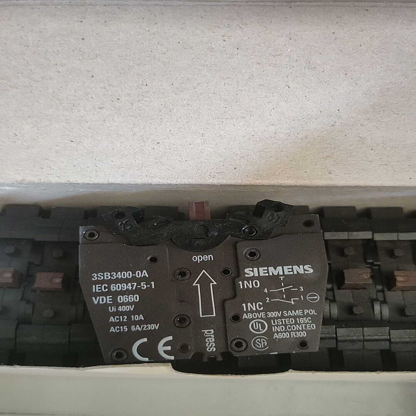 3SB3400-0A触点捷克制造询价