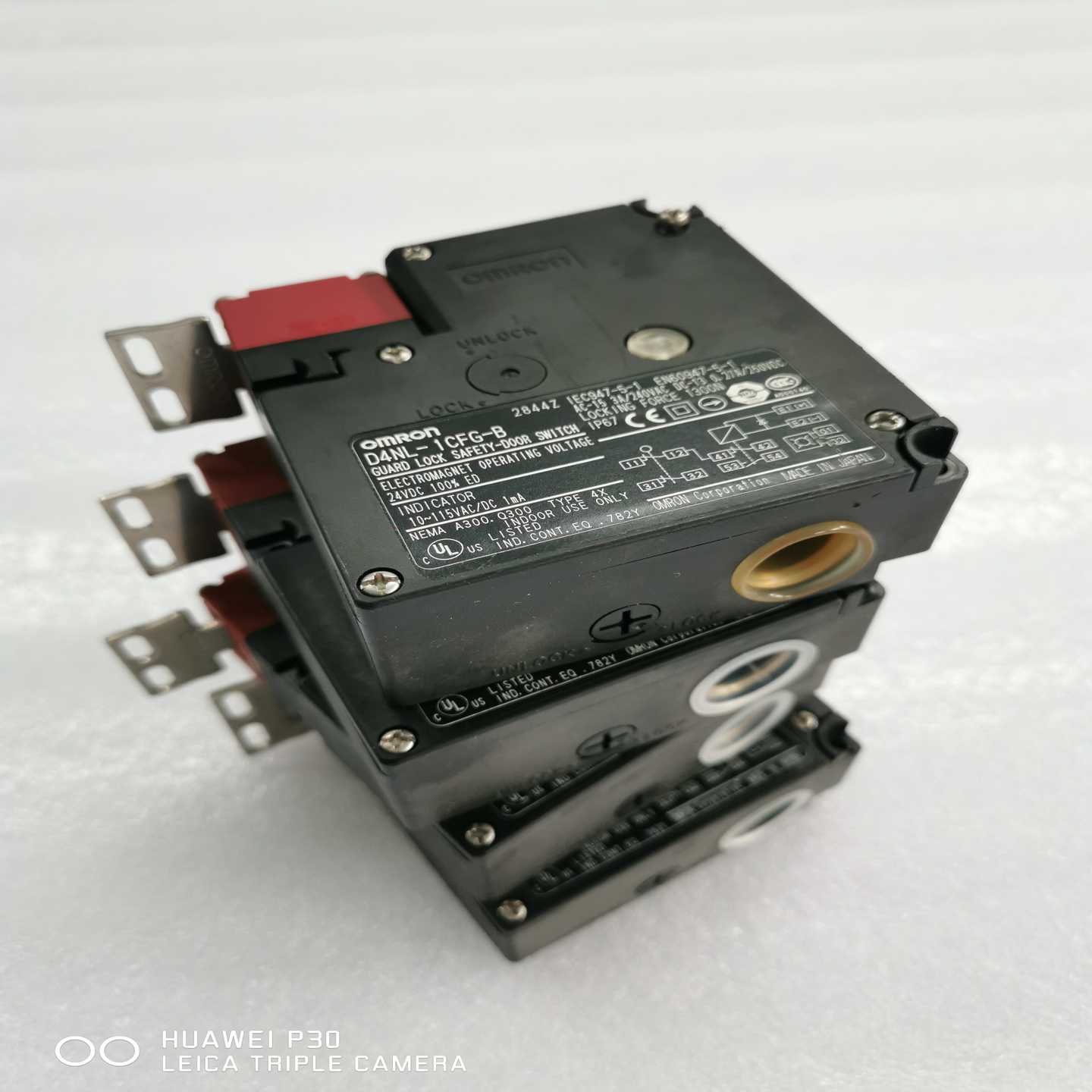 配件日本欧姆龙OMRON安全门电磁锁 D4NL-1CFG-B包好包邮议价