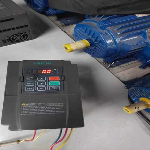伟创变频器3.7KW，AC60E-T3-3R7G，成色如图，