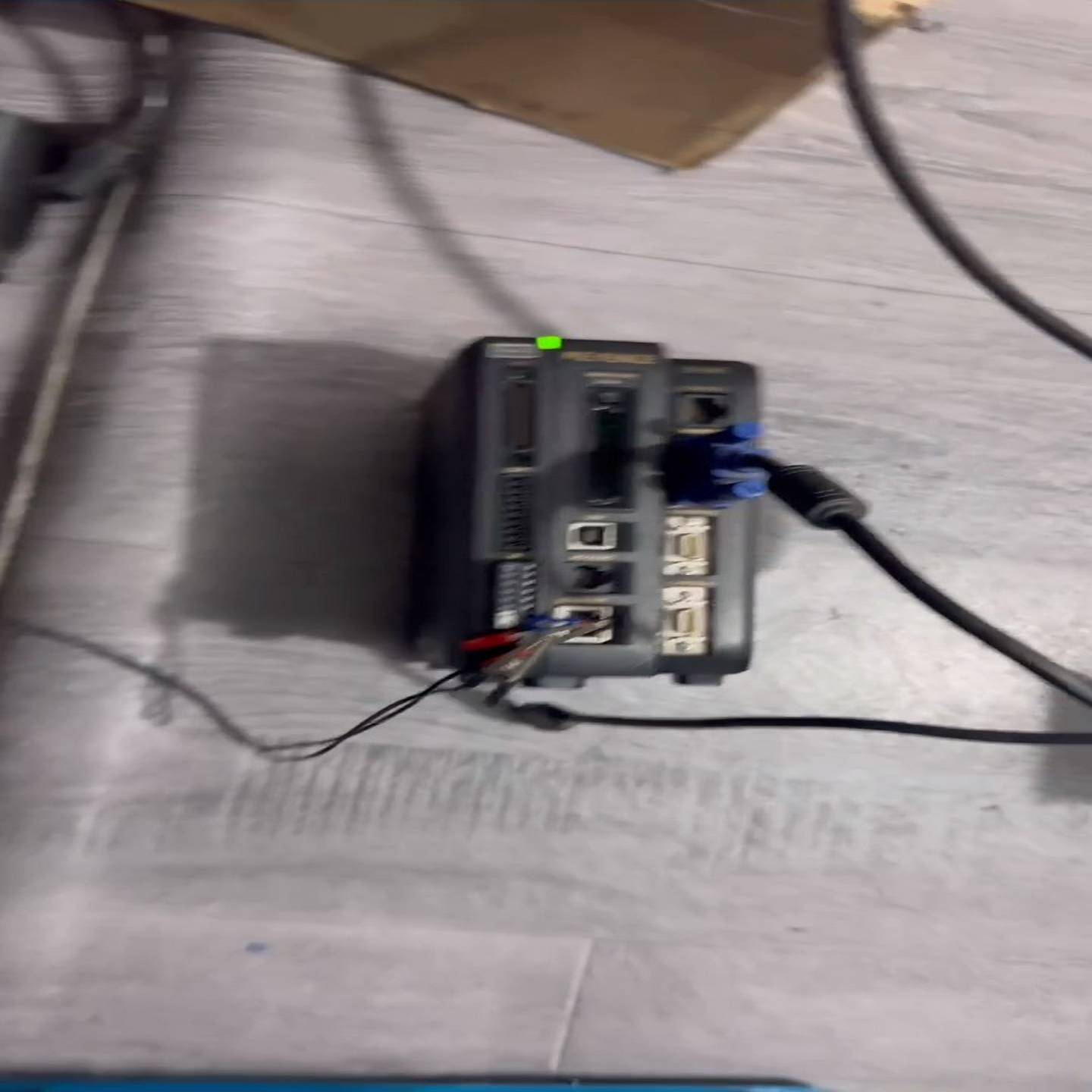 议价CV-3001基恩士视觉控制器功能包好已测试成色如图