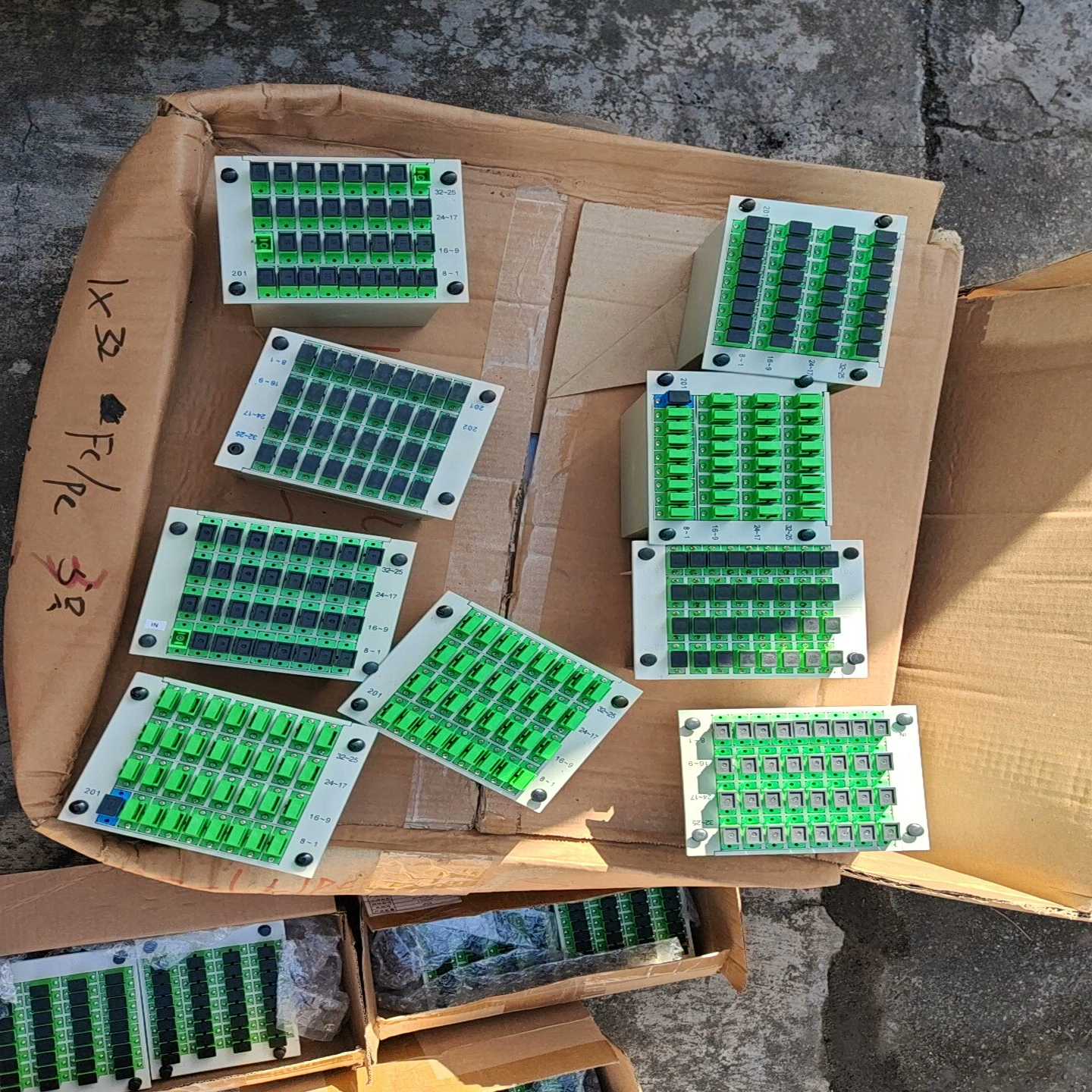 (重工机械)1分2光分路器插卡式霍普全新的，数量15个，单价一个元