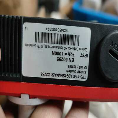 ifm SR307A  24VDC  有一个9成新 原装正品~议价