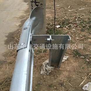 热镀锌波形护栏板国道省道乡村道路波形护栏出口高速公路防撞立柱