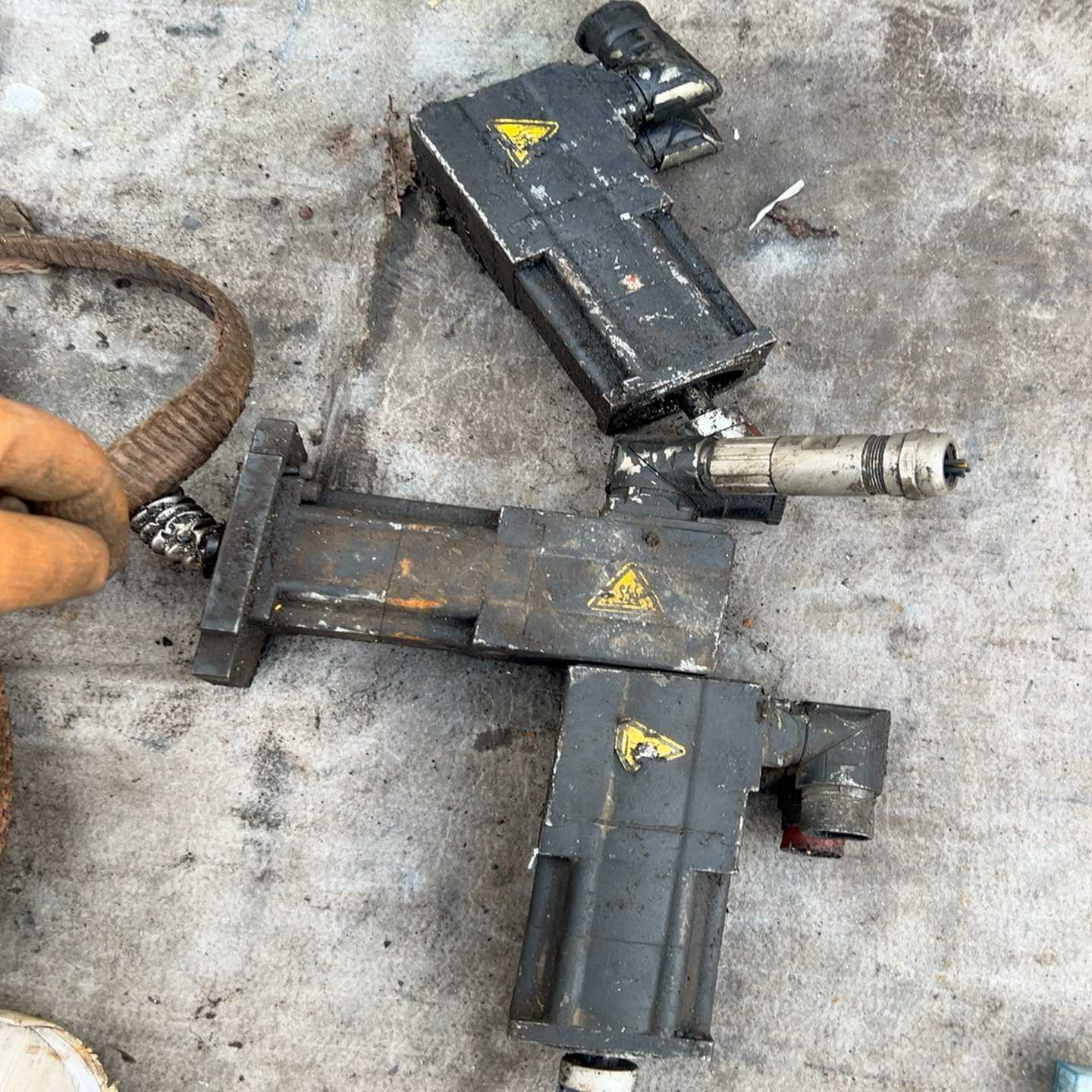 德国伦茨伺服电机，型号MCS06C41-RS0P1-B11--议价商品