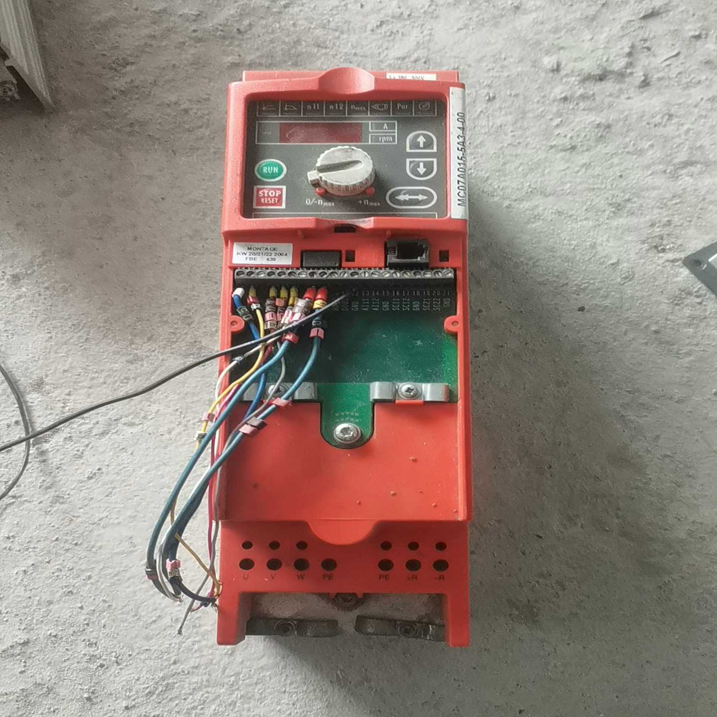mc07a015-5a3-4-00sew驱动1.5kw包~询价