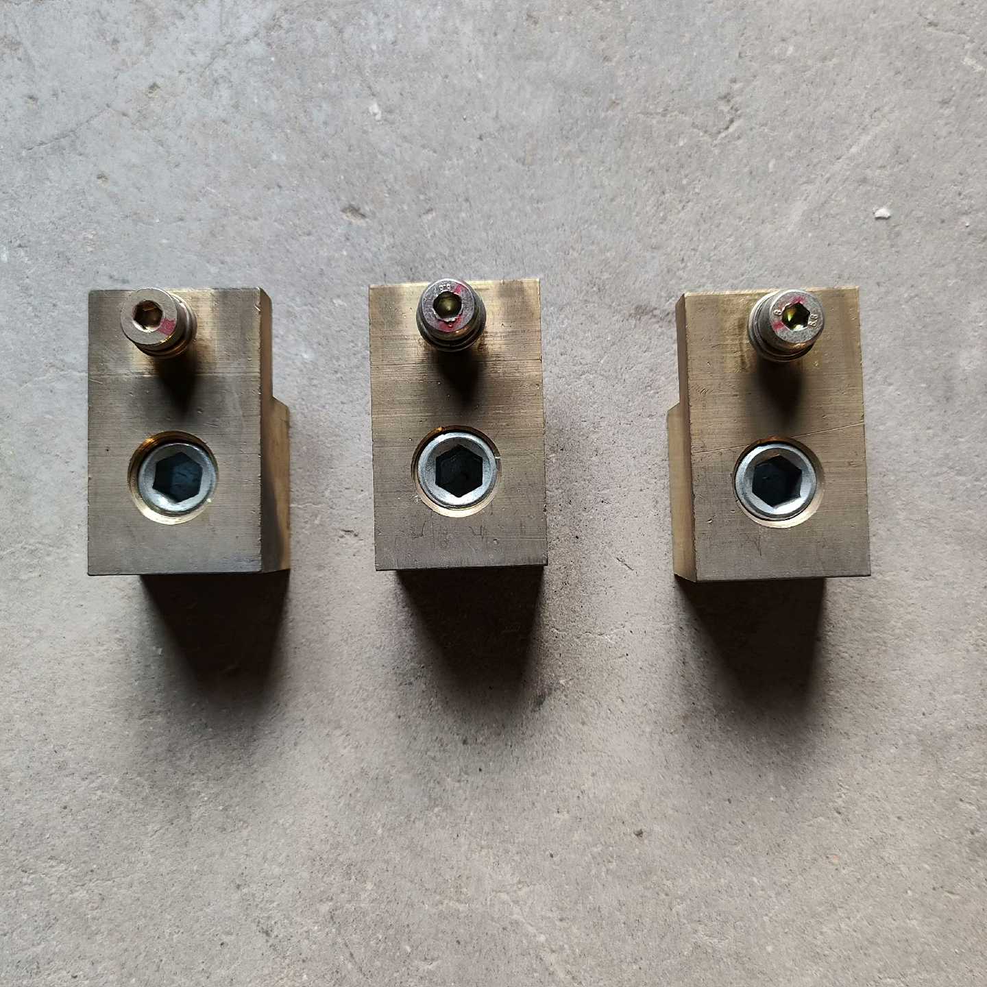 AT61/71变频器主回路接线端子铜端子，适用于45询价