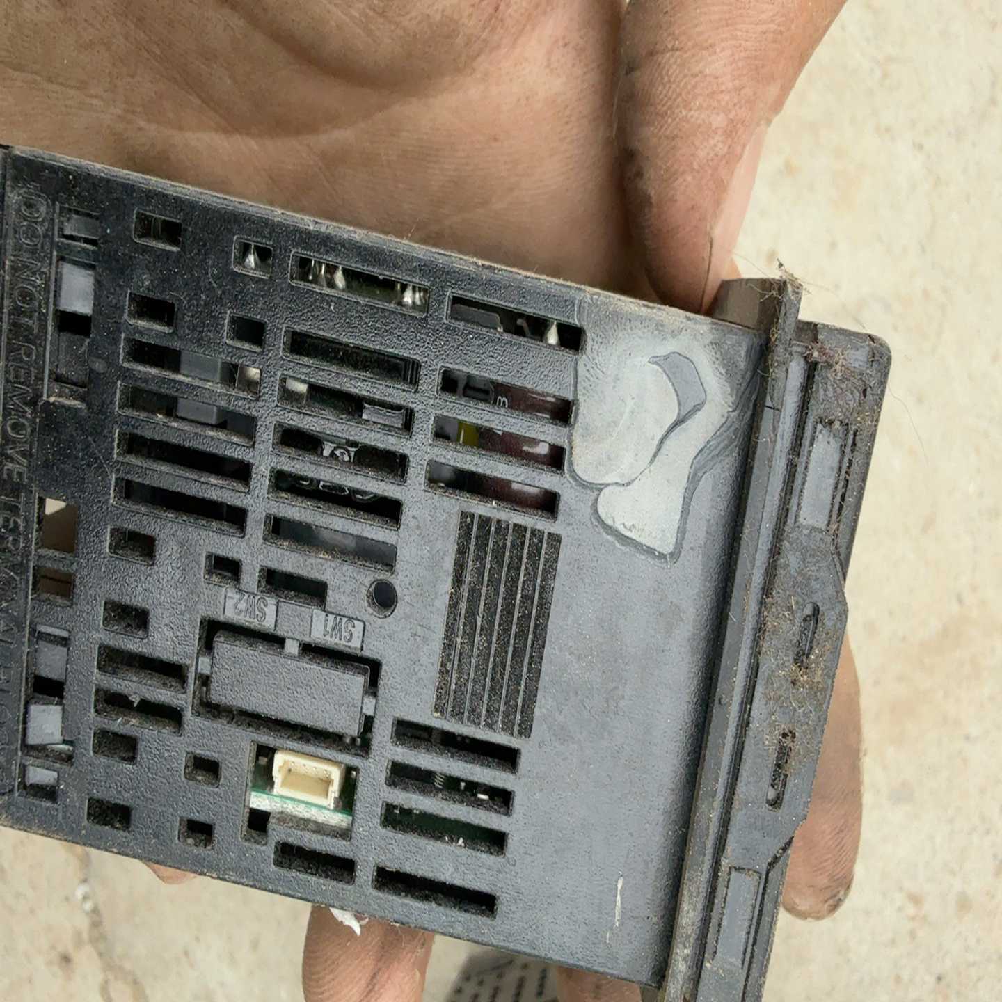 咨询-老款温控器E5CN-R2T，，。运费自理。