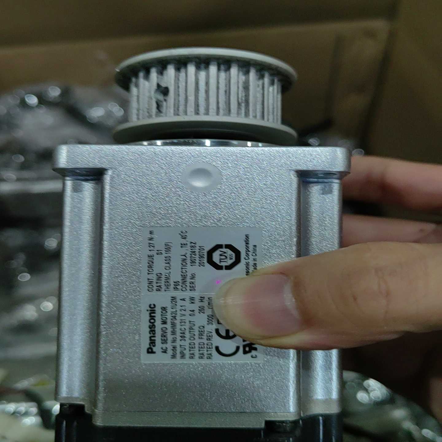 松下AC伺服电机，型号MHMF042L1U2M，mBDLN2--议价商品