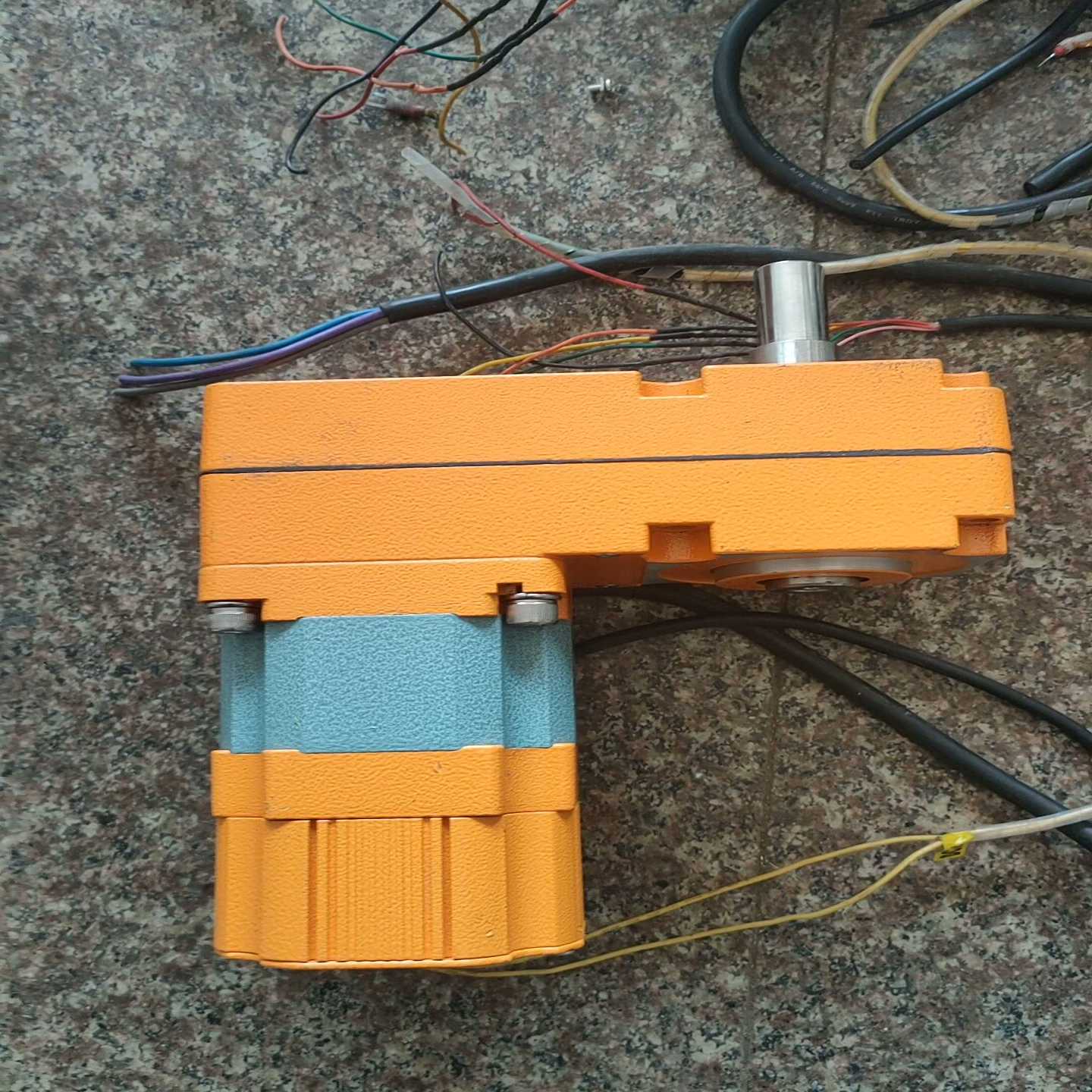 台湾泰映伺服电机9B200P-DM9F30H，二手拆--议价商品