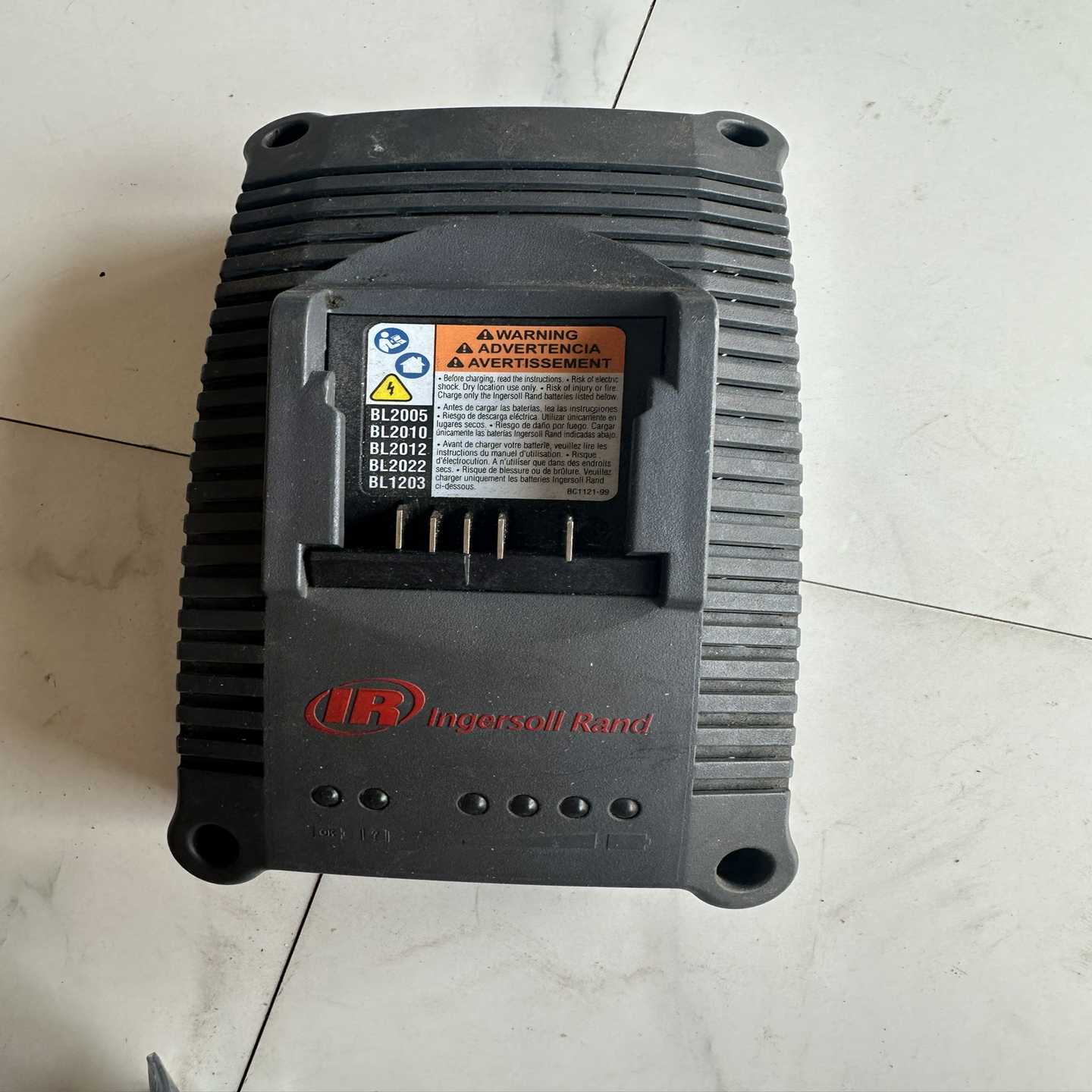 英格索兰BC1121充电器，原装正品，适用BL2005/20--议价商品
