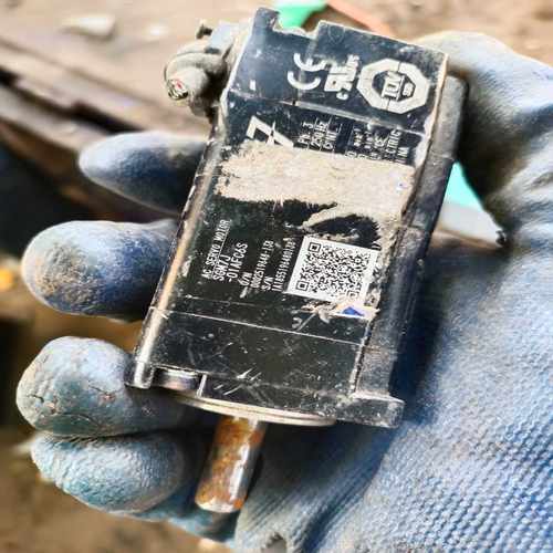 询价sgm7j-01afc6s安川伺服电机，转动顺畅，