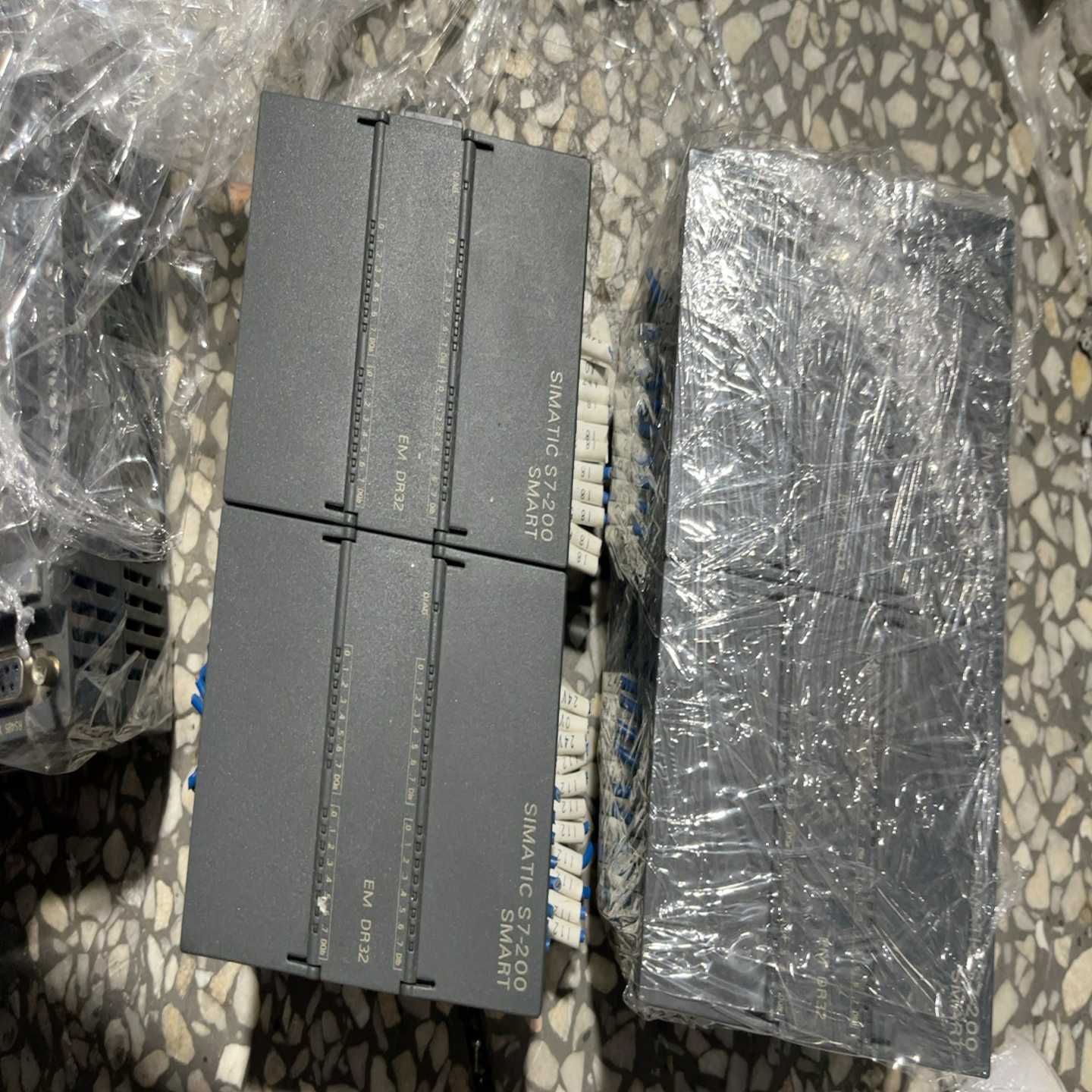 6ES7288-2DR32-0AA0实物拍摄成，议价