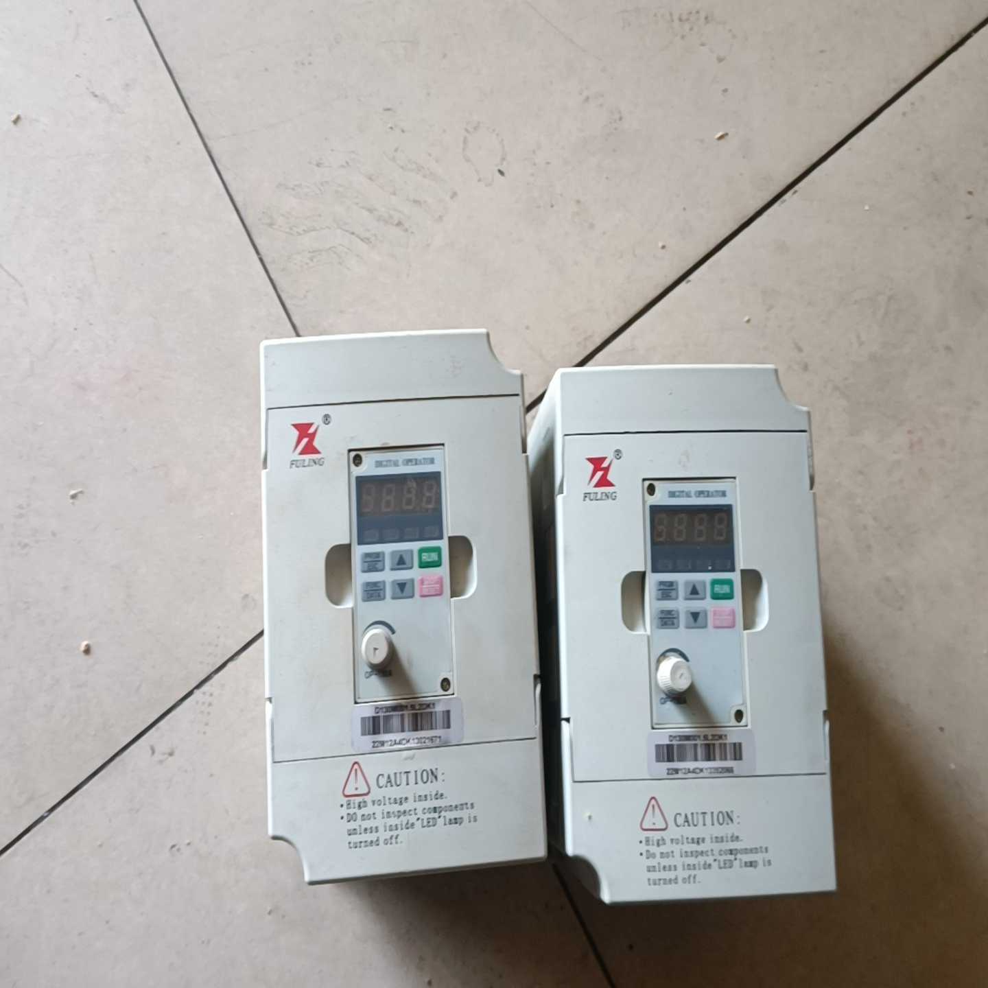 富凌变频器D130m001.5l2dk1220v1.5k