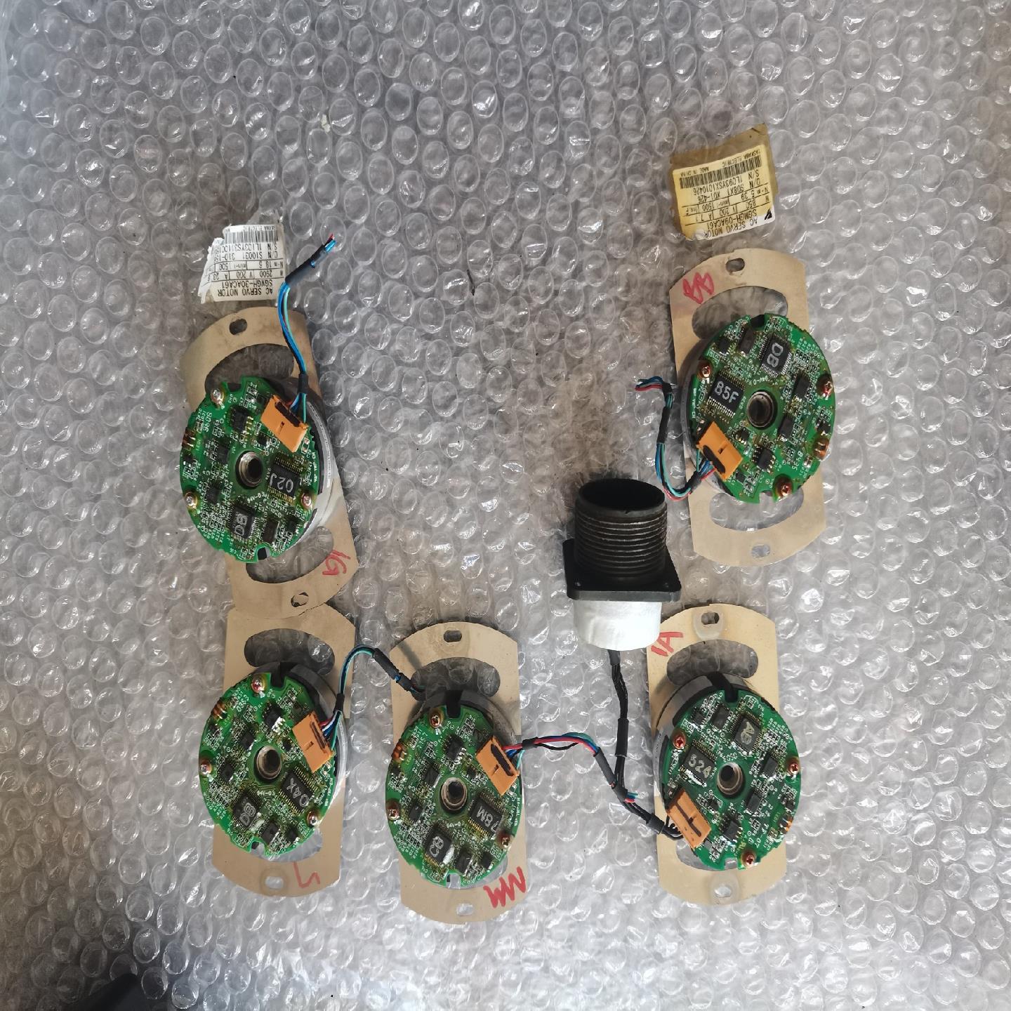 UTSIH-B17CK安川伺服电机编码器；议价