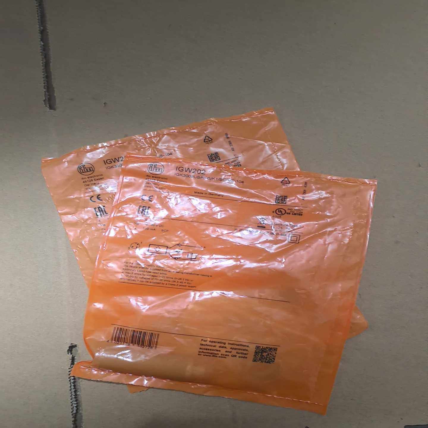 易福门IGW202接近开关传感器 袋子破了 重新封口过{议价}