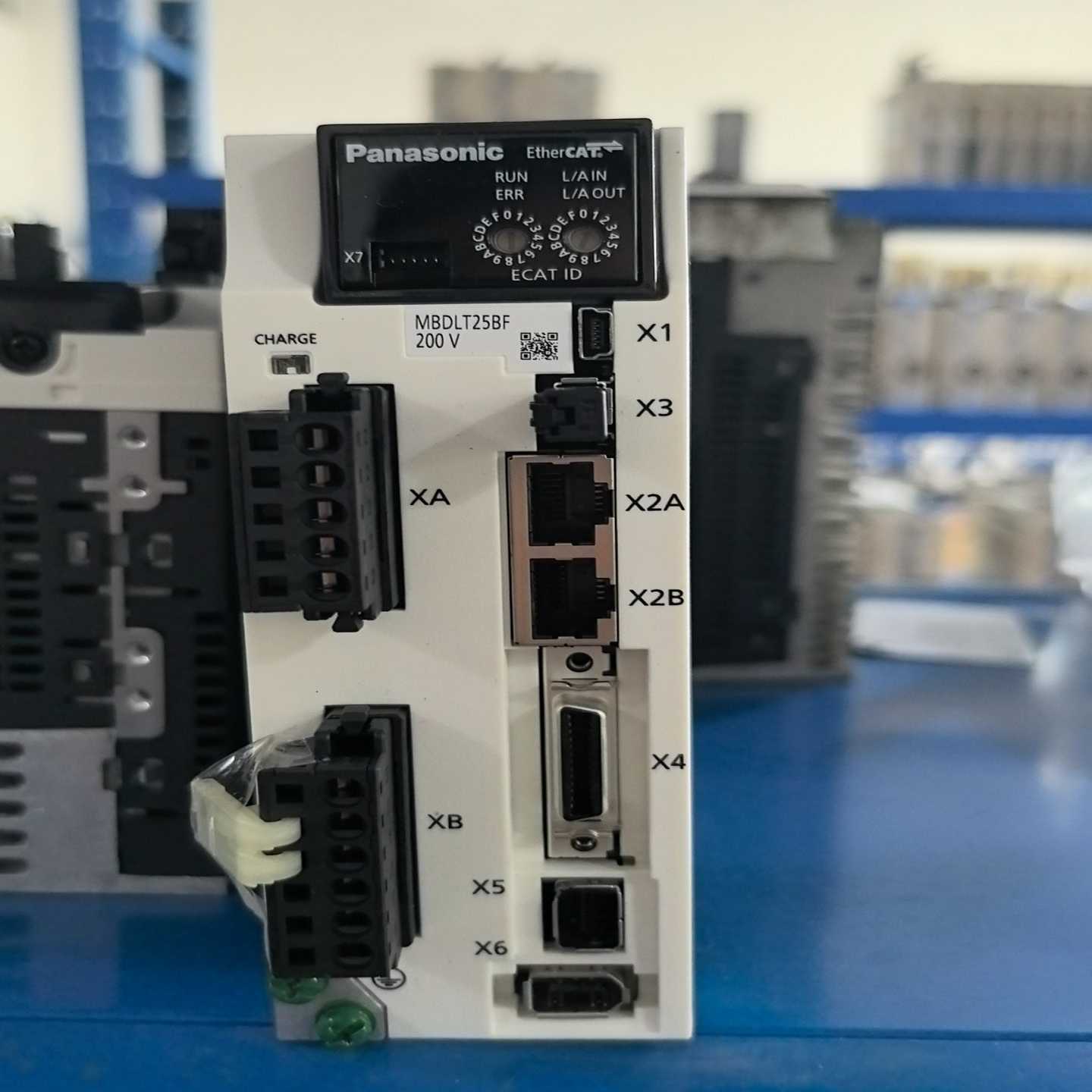 松下伺服驱动器MBDLT25BF，400W功率，200V交流--议价商品