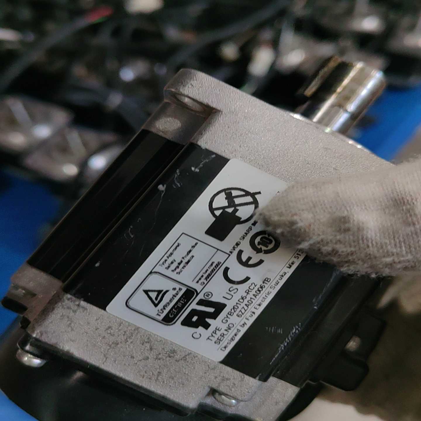 富士伺服电机GYB201D5-RC2，RYH201F5-VV--议价商品