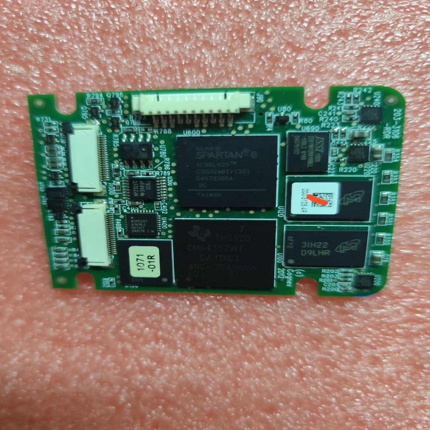 SPARTAN-6  xc6slx25 赛灵思芯片