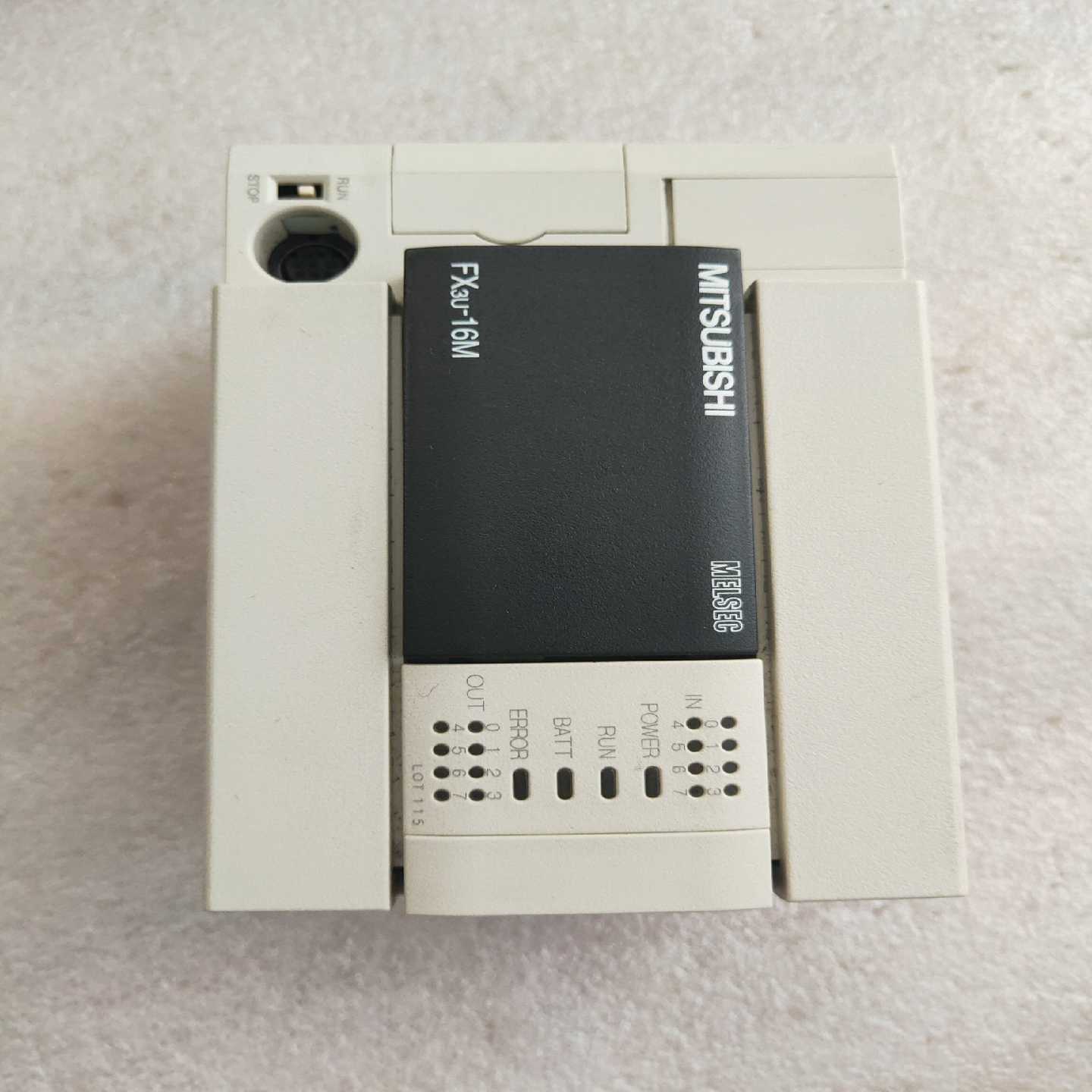 询价PLCFX3U-16MR/ES，实物图