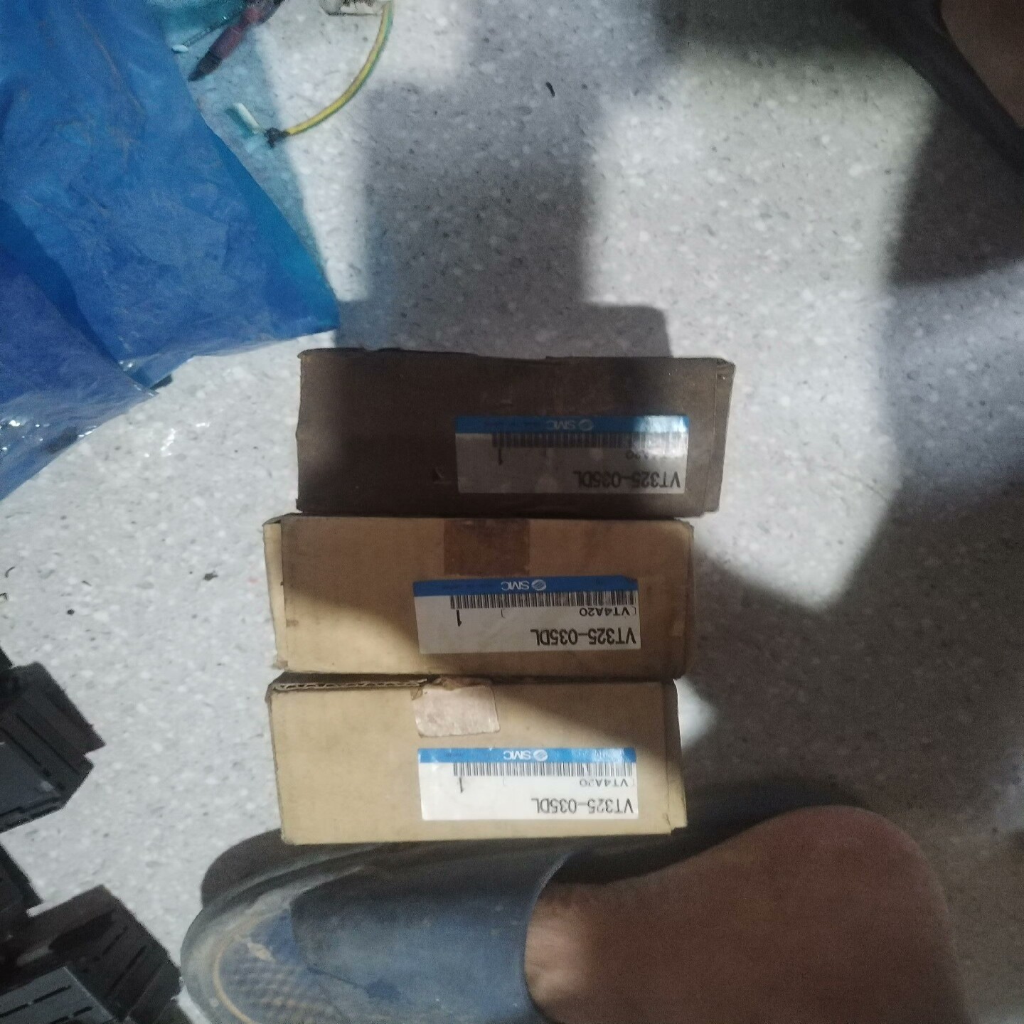 【请询价】SMC电磁阀VT325-035DL全新三个全新的就是外包