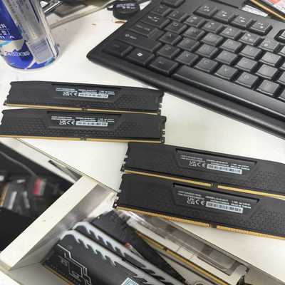 32GDDR54800海盗船，复仇者（16Gx2）台式--议价商品