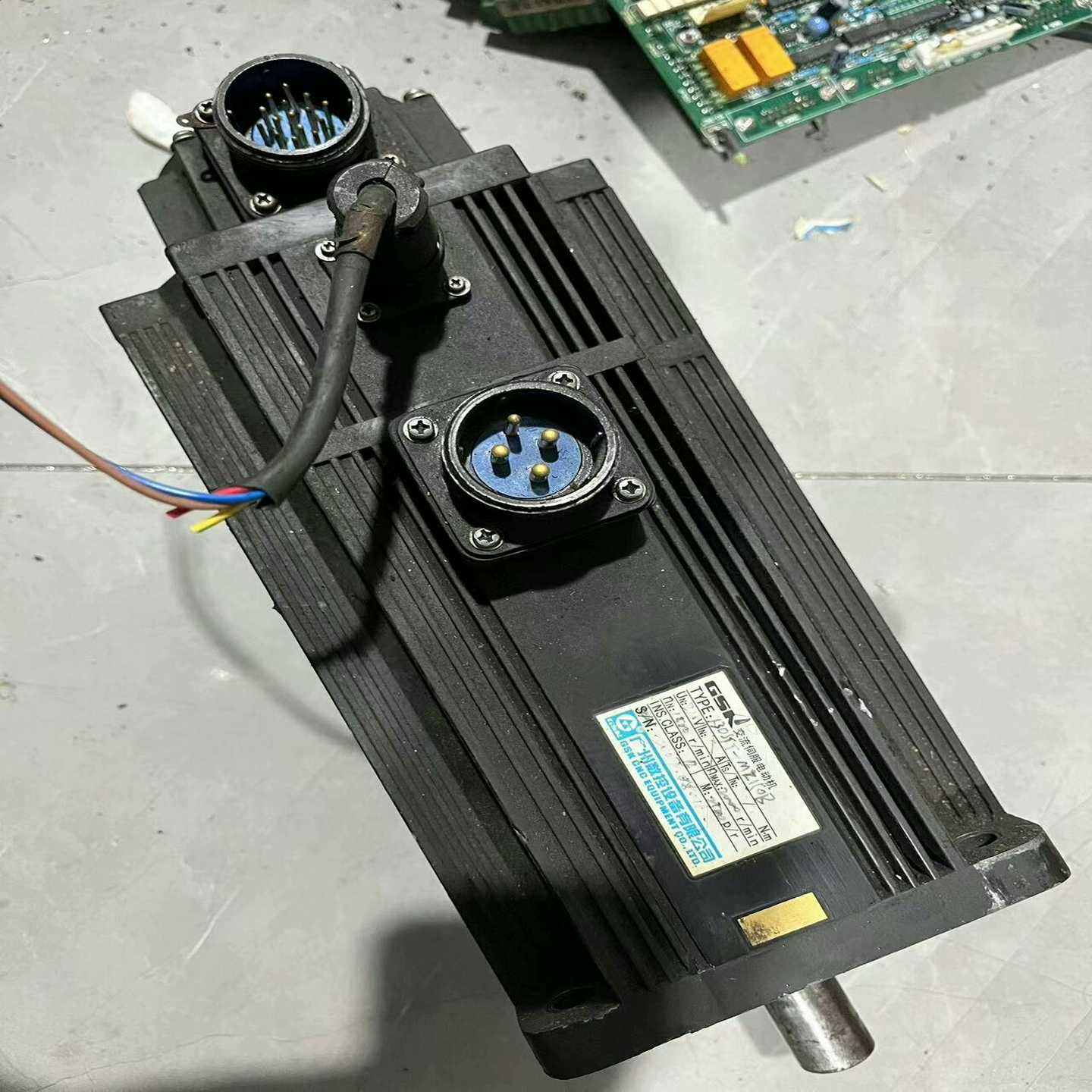 议价拆机广数抱闸电机一台,型号是130ST-MZ150B,成色实