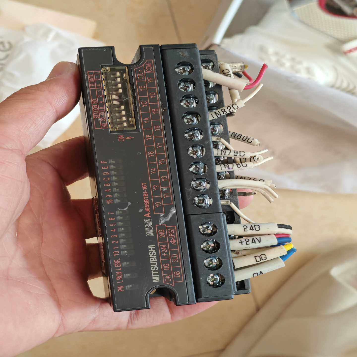 三菱plc远程io模块AJ65SBTB1-16T--议价商品