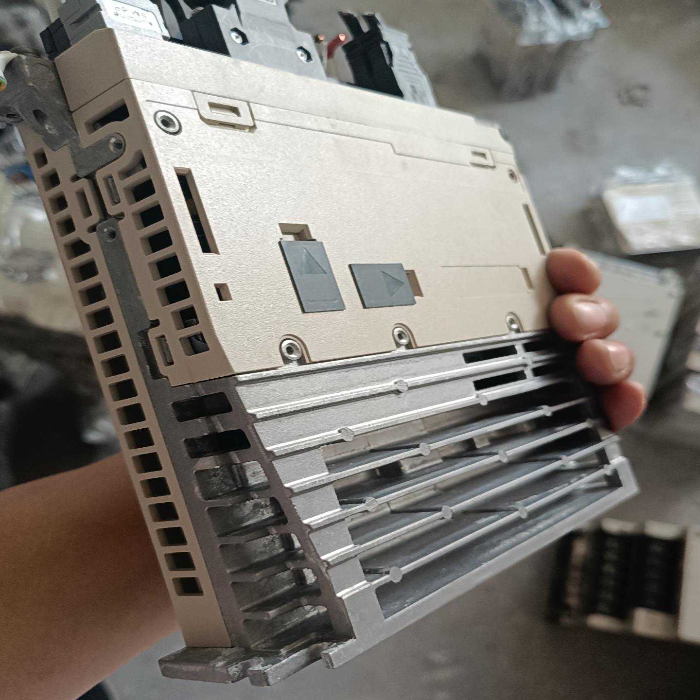 SGD7S-180A10A002安川七代伺服驱动器成【卡奥电子】