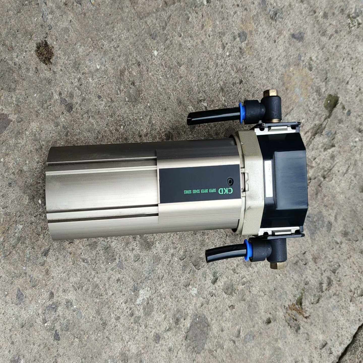 CKD干燥过滤器SD401D-05拆机实拍，成色不错，有需要-议价