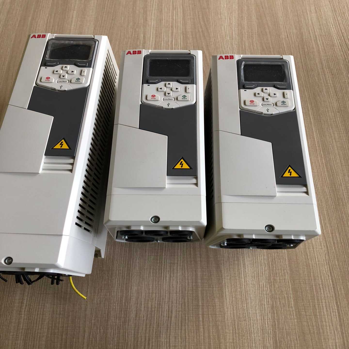 ACS580-01-09A5-4变频器4KW成色好询价