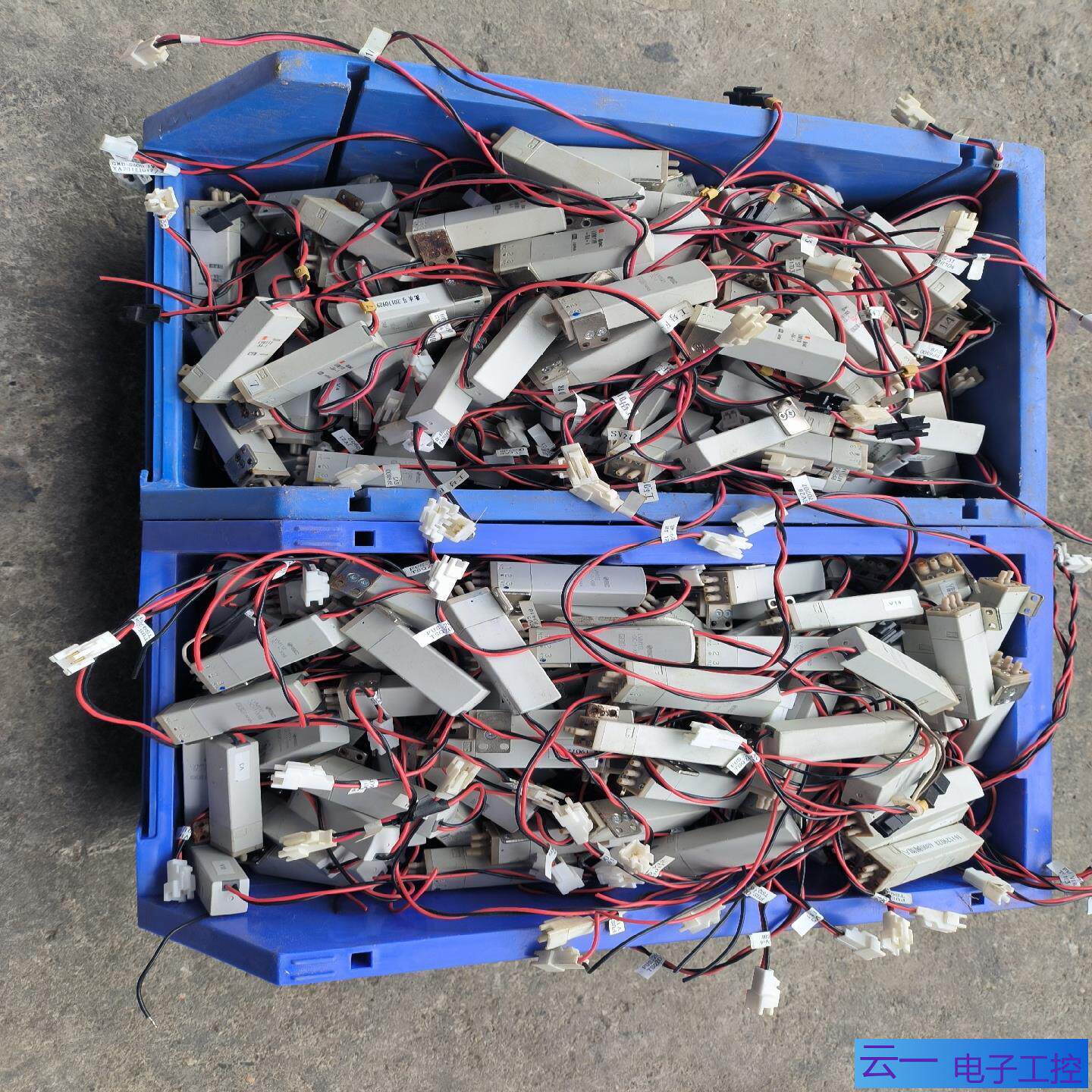 SMC电磁阀LVM10R1-5A-1；议价