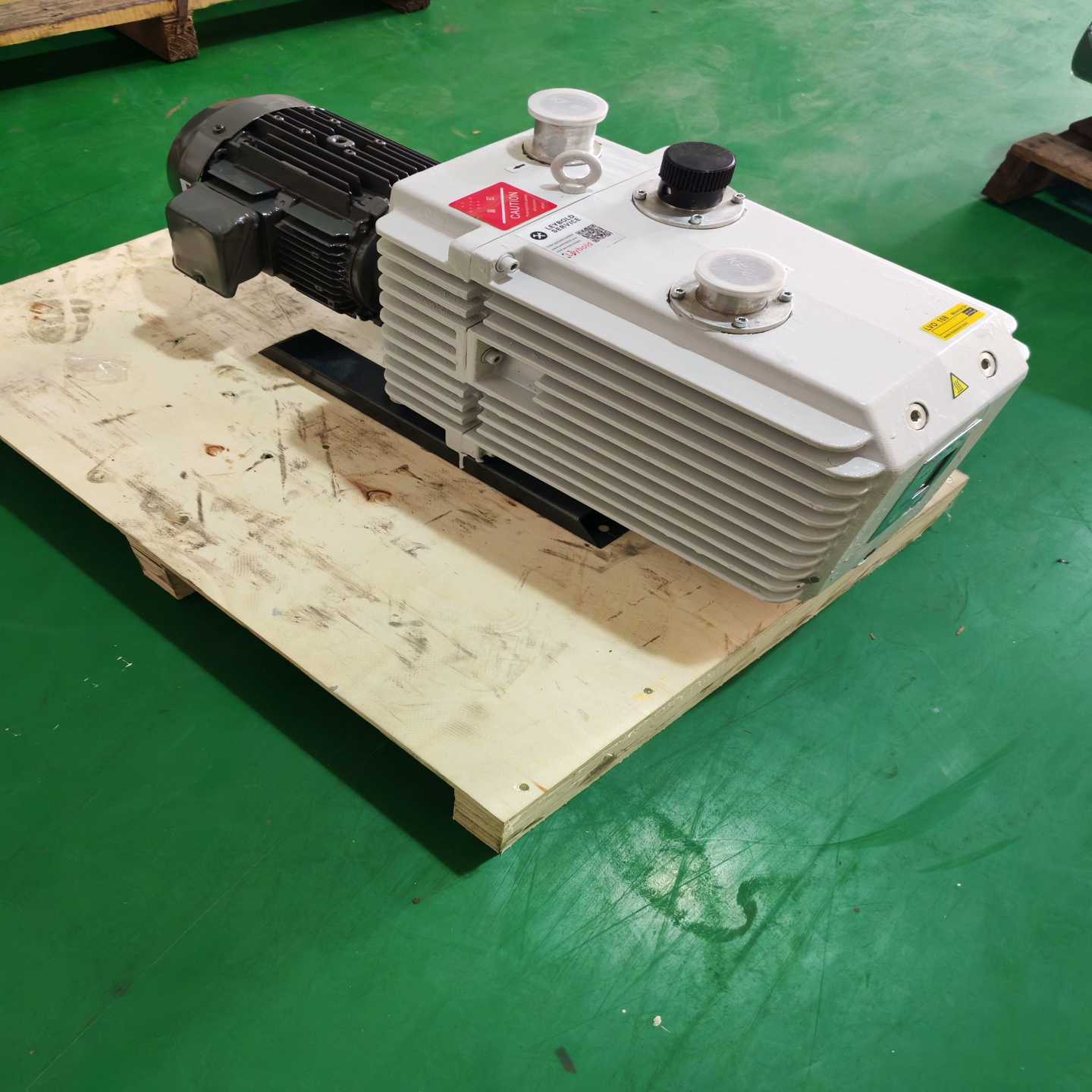 莱宝D60C真空泵出售，功能包好，三相380V电压，真空度1--议价商