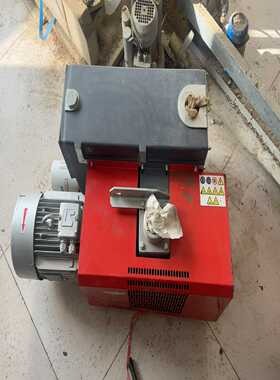 法国MILS真空泵设备拆机少用的机器，型号EVISAE20