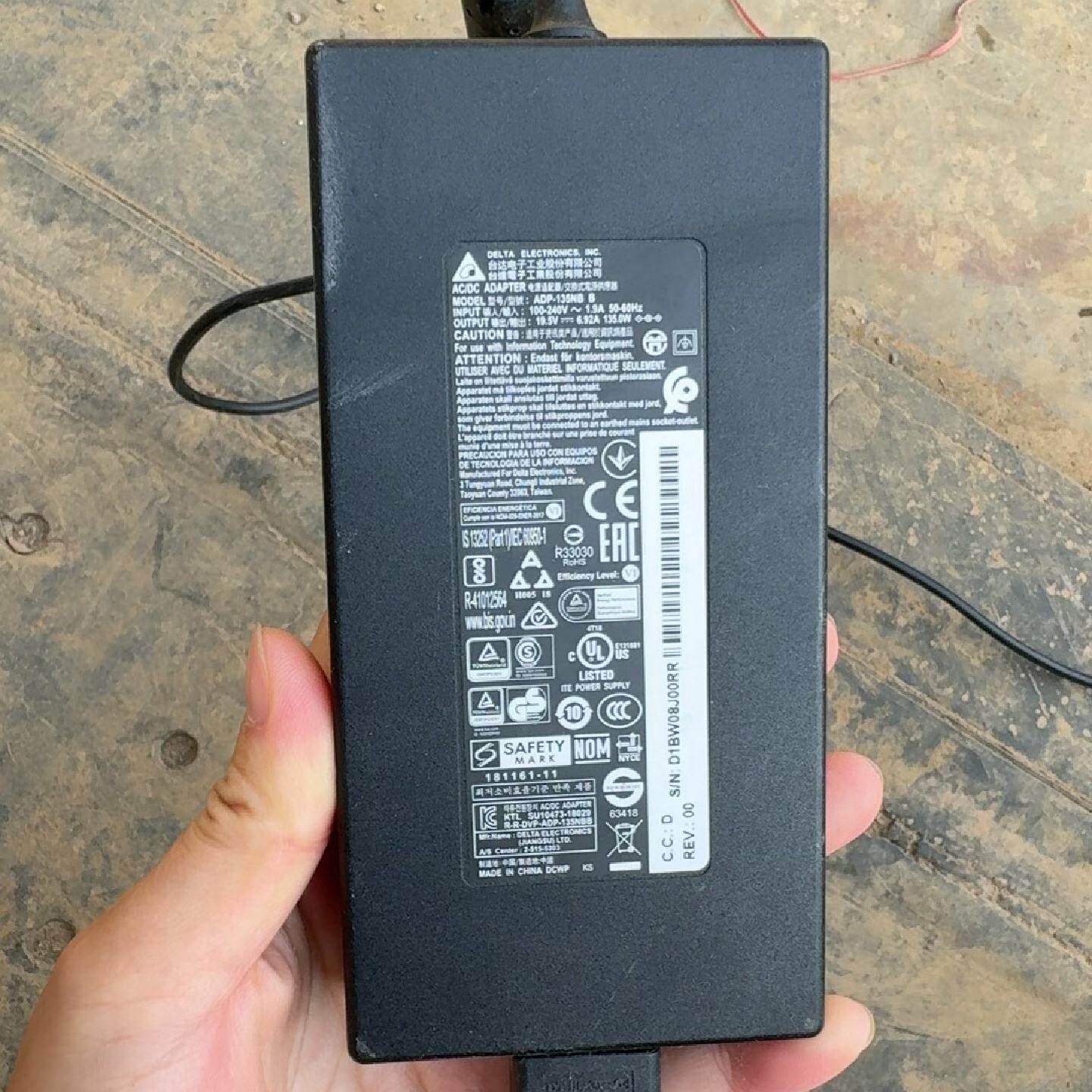 【询价】弘基acer暗影骑士135W电源适配器 ，19.5V6.适用
