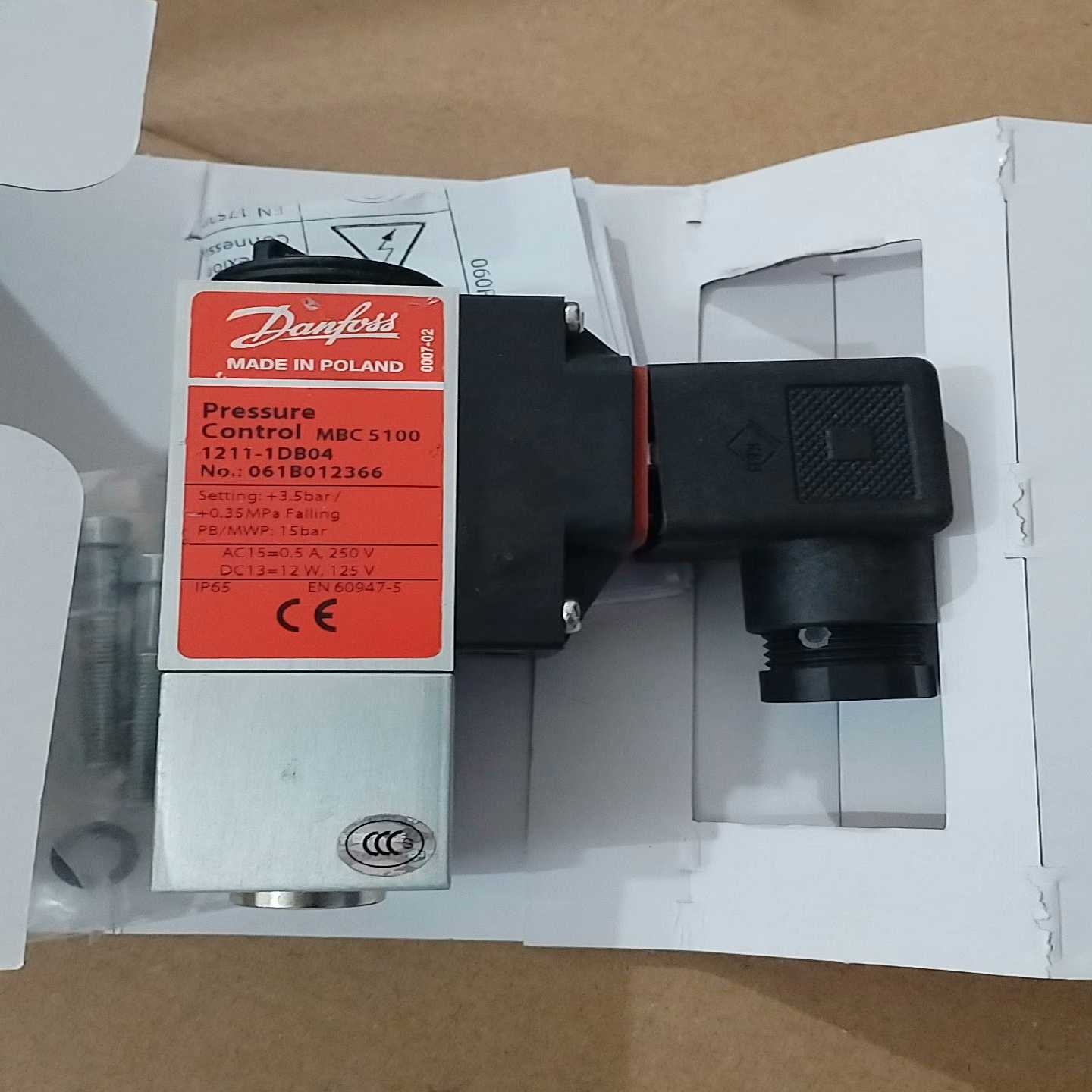 丹佛斯压力开关061B012366原厂件，议价询价
