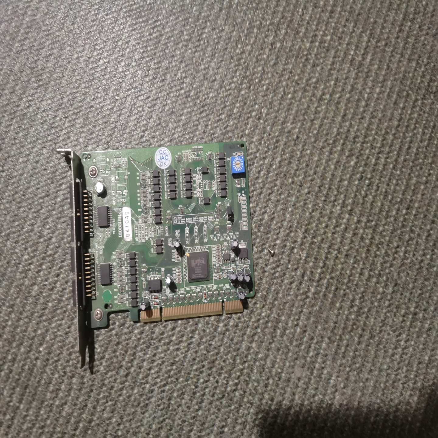 咨询-DIO3216BV1.2模拟数字IO量卡控制卡