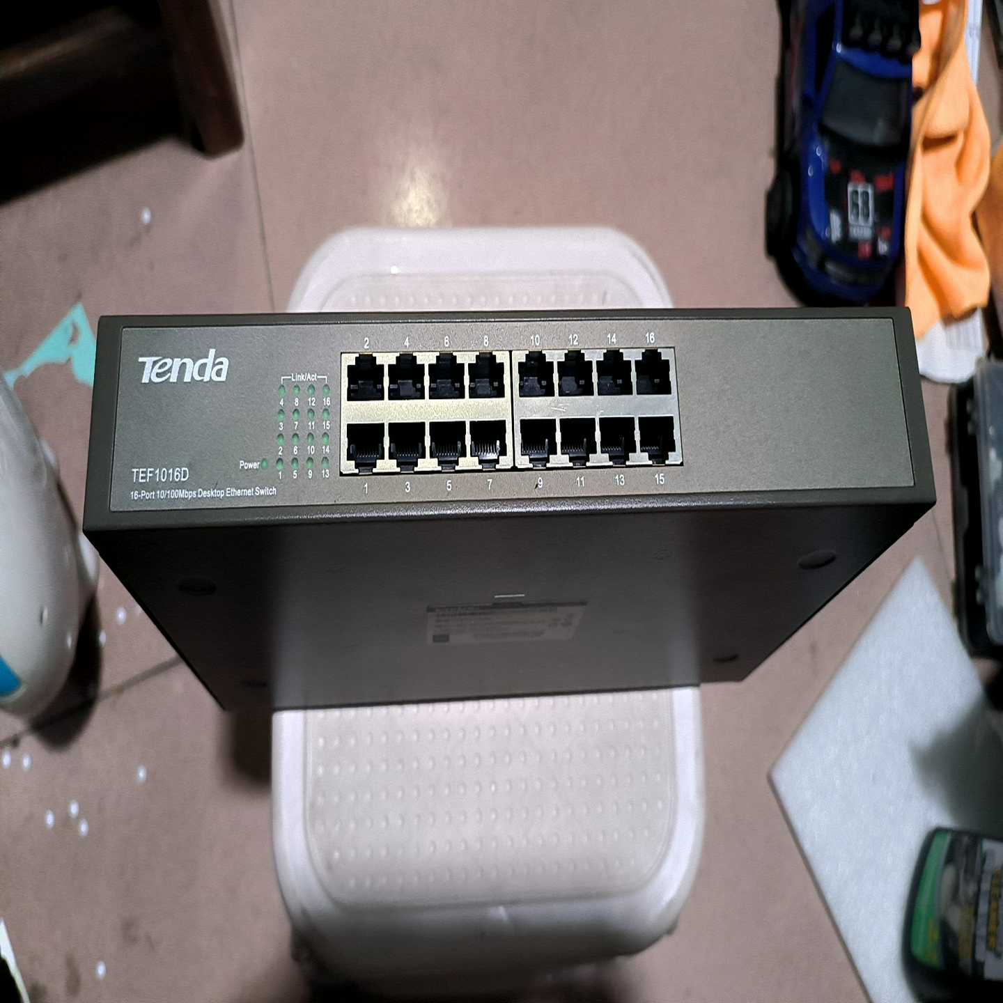议价腾达TEF1016D交换机16口交换机百兆交换，成色如图漂亮