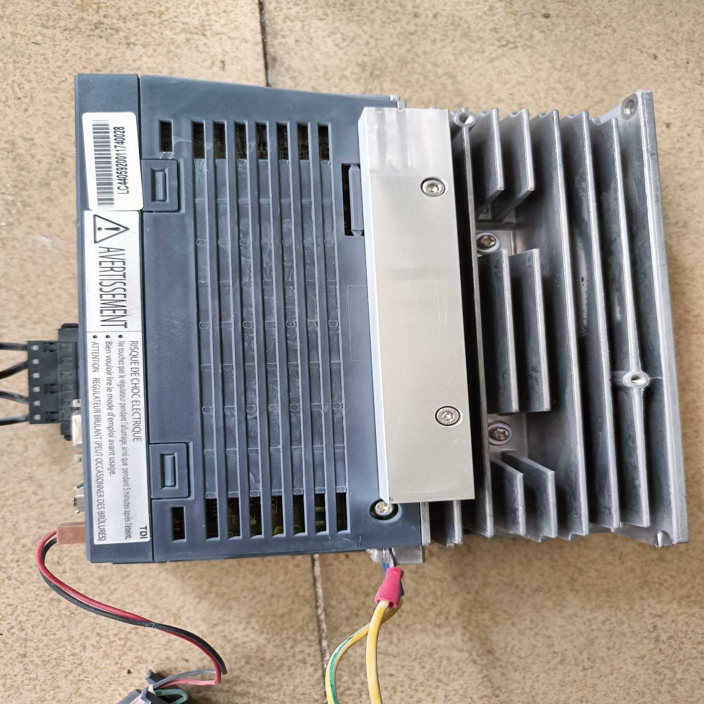 富士EtherServo驱动器，型号ESD401D6-VE2--议价商品