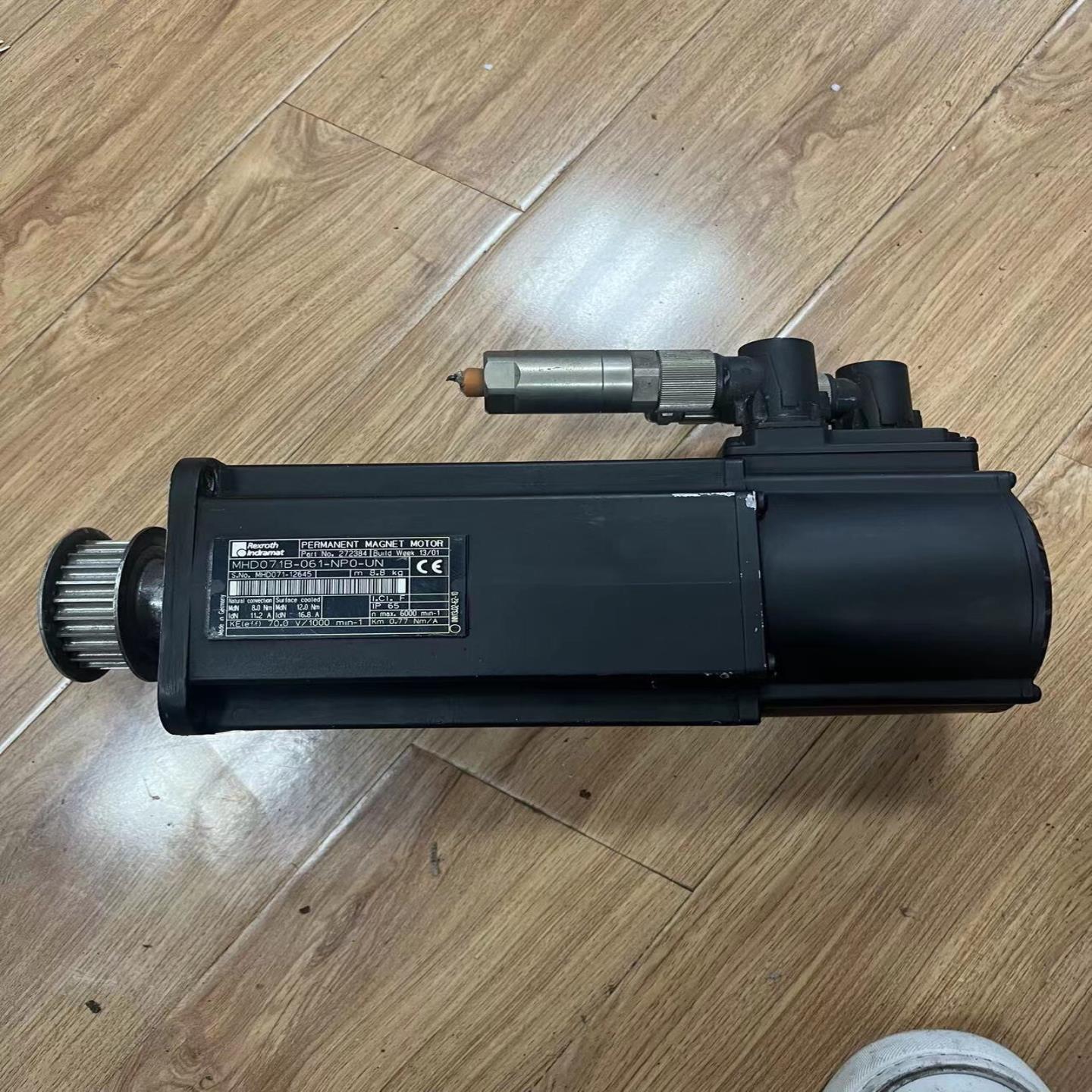 MHD071B-061-NP0-UN力士乐电机实物图（佳毅工控）